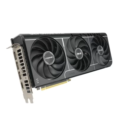 Asus PRIME GeForce RTX 5070 12GB GDDR7 – Pohľad zhora na grafickú kartu s troma ventilátormi