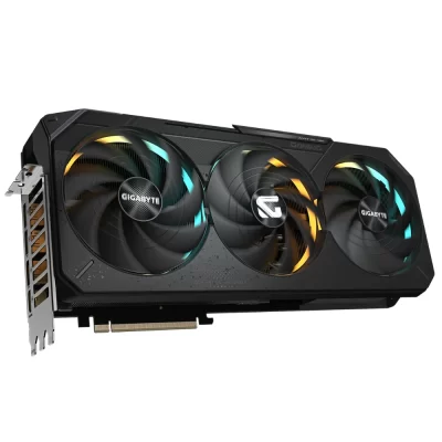 Gigabyte GeForce RTX 5090 GAMING OC 32G – Výkonná grafická karta s trojventilátorovým chladením a RGB prvkami
