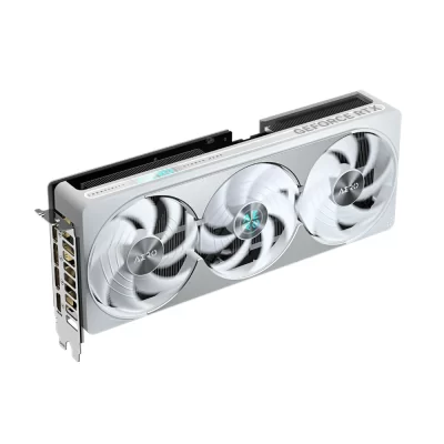 Gigabyte GeForce RTX 5080 AERO OC SFF 16GB – Strieborná grafická karta s trojitým ventilátorovým chladením