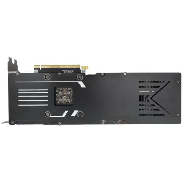 Manli GeForce RTX 3070 Ti Gallardo – Detaily zadnej strany karty s výrezmi na chladenie a dizajnovými líniami