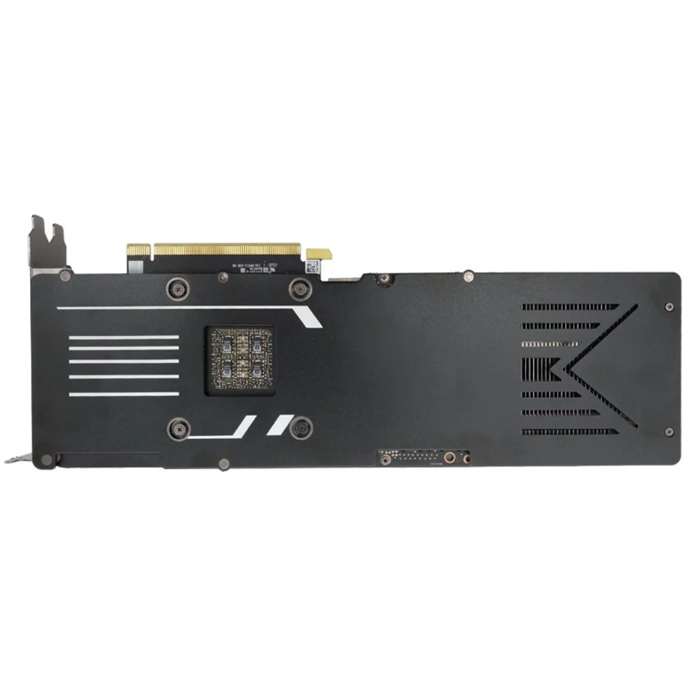 manli-geforce-rtx-3070-ti-8gb-zadna-strana-chladenie Manli GeForce RTX 3070 Ti Gallardo – Detaily zadnej strany karty s výrezmi na chladenie a dizajnovými líniami