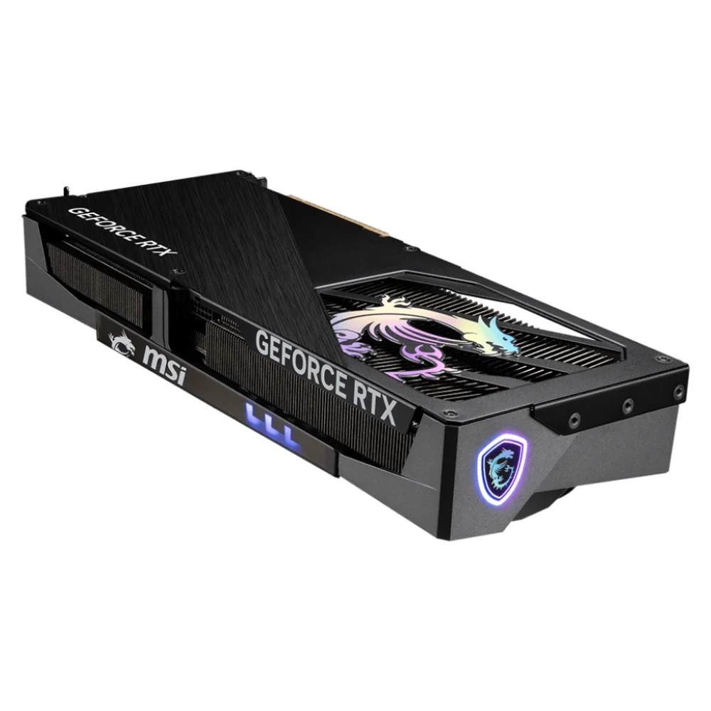 MSI GeForce RTX 5070 12G GAMING TRIO OC – bočný pohľad na kartu s osvetleným ventilátorom a logom MSI GeForce RTX 5070 12G GAMING TRIO OC – bočný pohľad na kartu s osvetleným ventilátorom a logom