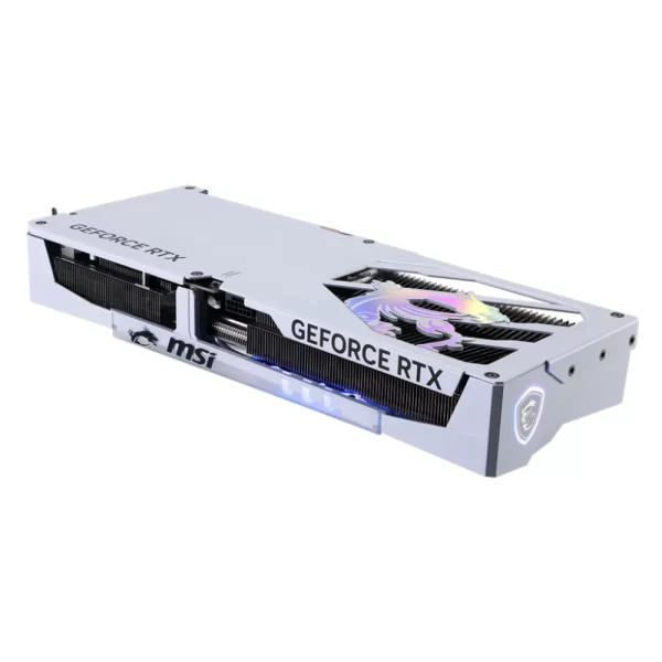 MSI GeForce RTX 5080 16G GAMING TRIO OC WHITE – Bočný pohľad na grafickú kartu s logom MSI a masívnym chladičom