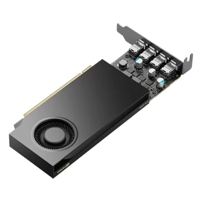 PNY NVIDIA RTX A400 4GB – Horný pohľad na grafickú kartu s ventilátorom typu blower a otvorenými výstupmi na PCB