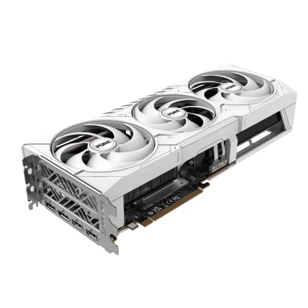 SAPPHIRE PURE AMD Radeon RX 9070 – Priamy pohľad na biely chladič s tromi ventilátormi