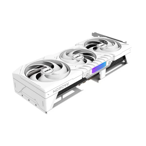 SAPPHIRE PURE AMD Radeon RX 9070 – RGB osvetlenie a biely dizajn grafickej karty zboku
