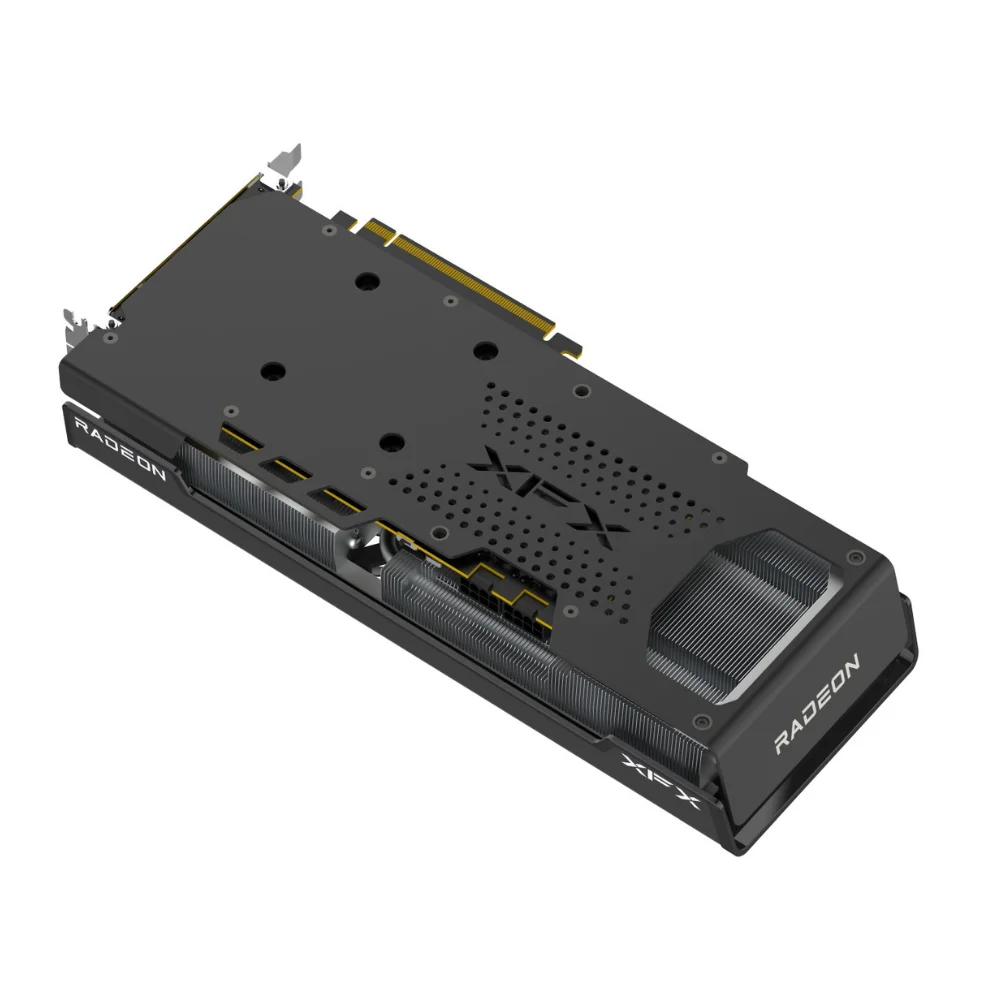 XFX SPEEDSTER QICK 309 AMD Radeon RX 7600 XT 16GB – Spodná strana karty s čiernym krytom, výrezom pre chladenie a logom XFX XFX SPEEDSTER QICK 309 AMD Radeon RX 7600 XT 16GB – Spodná strana karty s čiernym krytom, výrezom pre chladenie a logom XFX