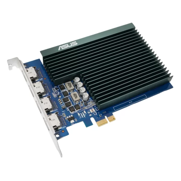 ASUS GeForce GT 730 2 GB – Pohľad zhora na grafickú kartu s modrým PCB a veľkým pasívnym chladičom