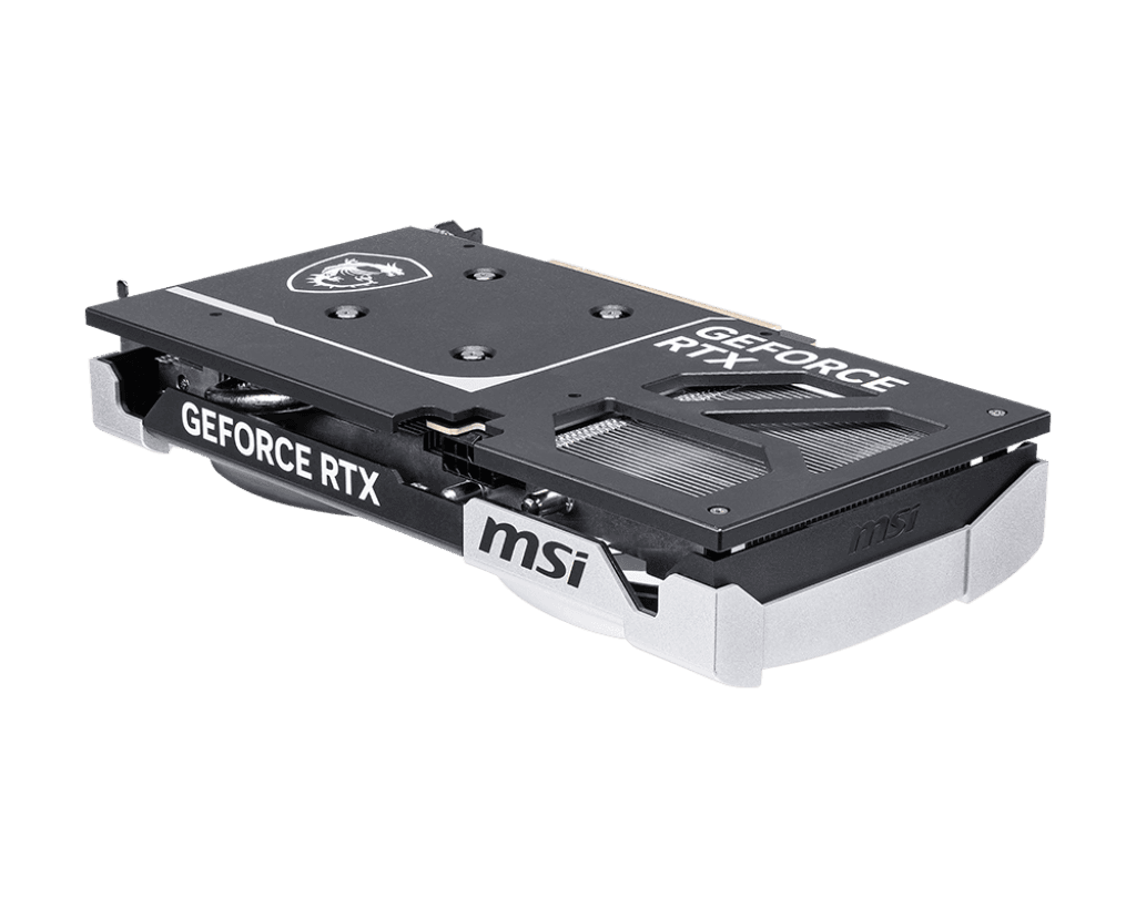 msi-geforce-rtx-5060-ti-8g-ventus-2x-oc-plus-sikmy-pohlad-zadna-cast MSI GeForce RTX 5060 Ti 8G VENTUS 2X OC PLUS – Šikmý pohľad na zadnú časť grafickej karty MSI s logom GeForce RTX