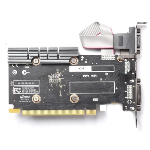 ZOTAC GeForce GT730 ZONE Edition 4GB – zadná strana grafickej karty so spojmi a pasívnym chladičom