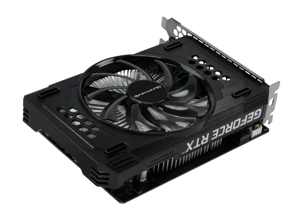 Gainward GeForce RTX 3050 Pegasus 6GB - šikmý pohľad na kartu a jej chladenie