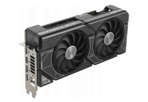 ASUS Dual GeForce RTX 4070 OC Edition 12GB GDDR6X – Šikmý pohľad na grafickú kartu s dvoma ventilátormi a výstupmi