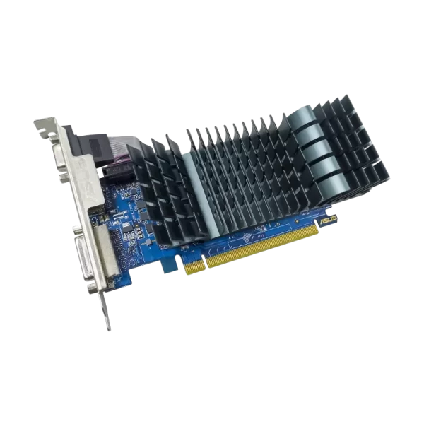 ASUS GeForce 710 2GB DDR3 EVO – Šikmý pohľad na grafickú kartu s chladiacim rebrovaním