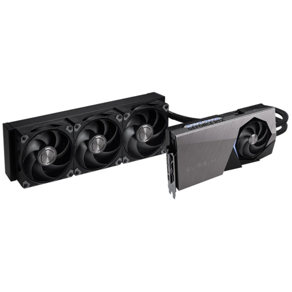 MSI GeForce RTX 5090 32G SUPRIM LIQUID SOC – Celkový pohľad na kartu s pripojeným trojventilátorovým radiátorom MSI GeForce RTX 5090 32G SUPRIM LIQUID SOC – Celkový pohľad na kartu s pripojeným trojventilátorovým radiátorom