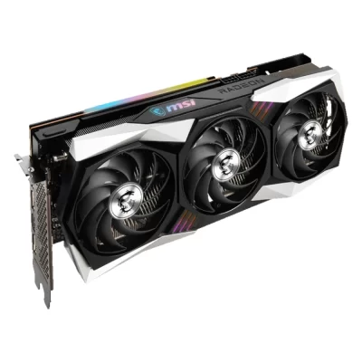 MSI Radeon RX 6750 XT GAMING X TRIO 12G – Šikmý pohľad na kartu s osvetleným nápisom Radeon a MSI logom