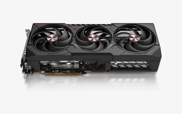 Sapphire PULSE AMD Radeon RX 9070 XT 16 GB – Vrchný pohľad na kartu s chladičom a PCIe konektorom