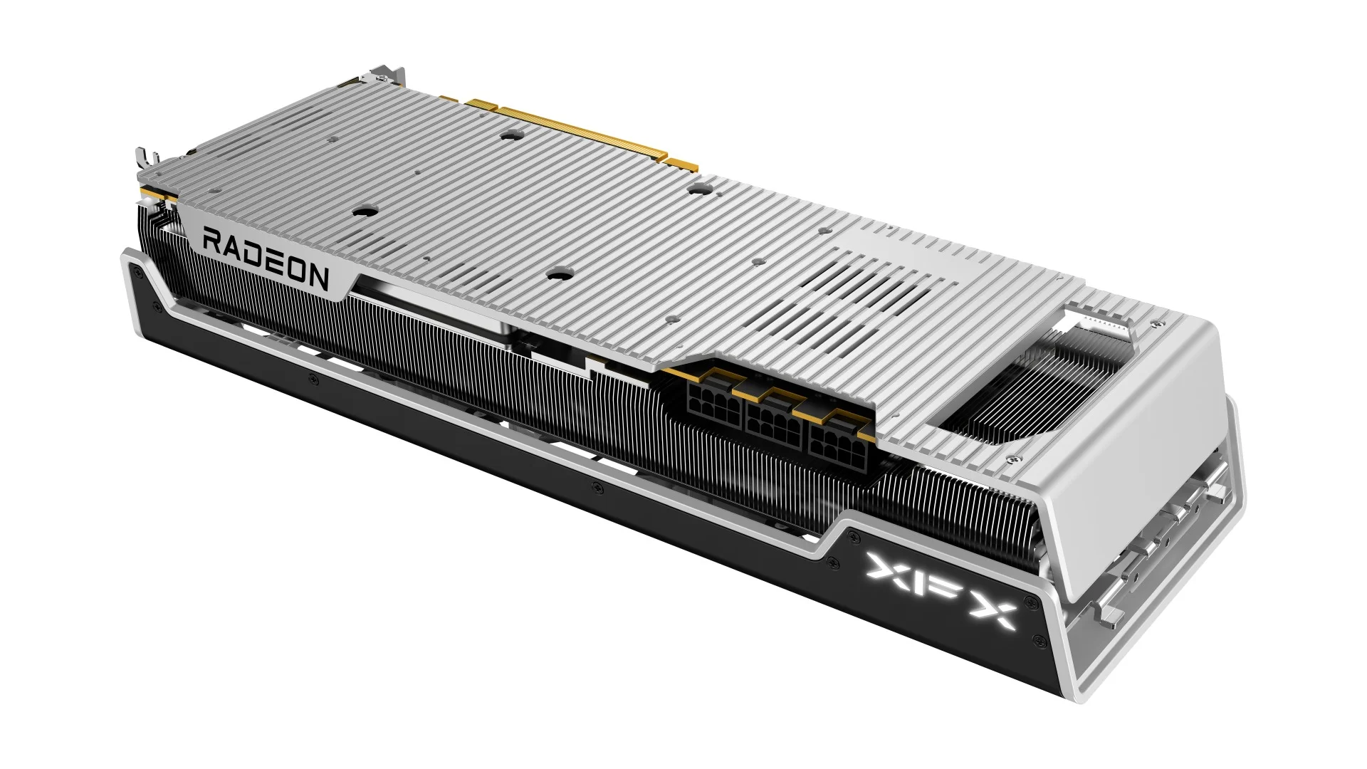 XFX SPEEDSTER MERC 310 AMD Radeon RX 7900 XTX Black Edition 24 GB – Zadná strana grafickej karty s kovovým chladičom a konektormi XFX SPEEDSTER MERC 310 AMD Radeon RX 7900 XTX Black Edition 24 GB – Zadná strana grafickej karty s kovovým chladičom a konektormi