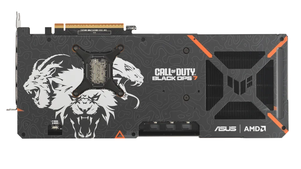 ASUS TUF RX 9070 XT Call of Duty Edition – zadná strana grafickej karty s logami ASUS, AMD a Call of Duty Black Ops 7.
