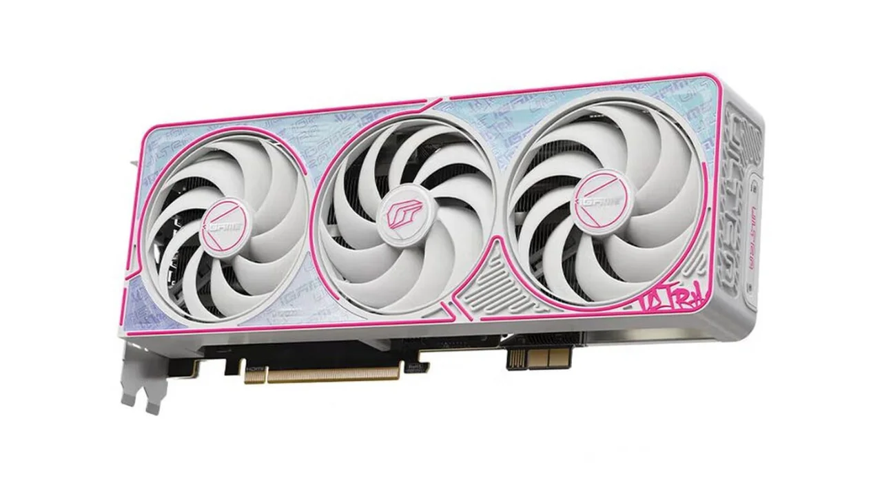 Colorful RTX 5070 Ti iGame Ultra Z predná strana s trojventilátorovým chladením
