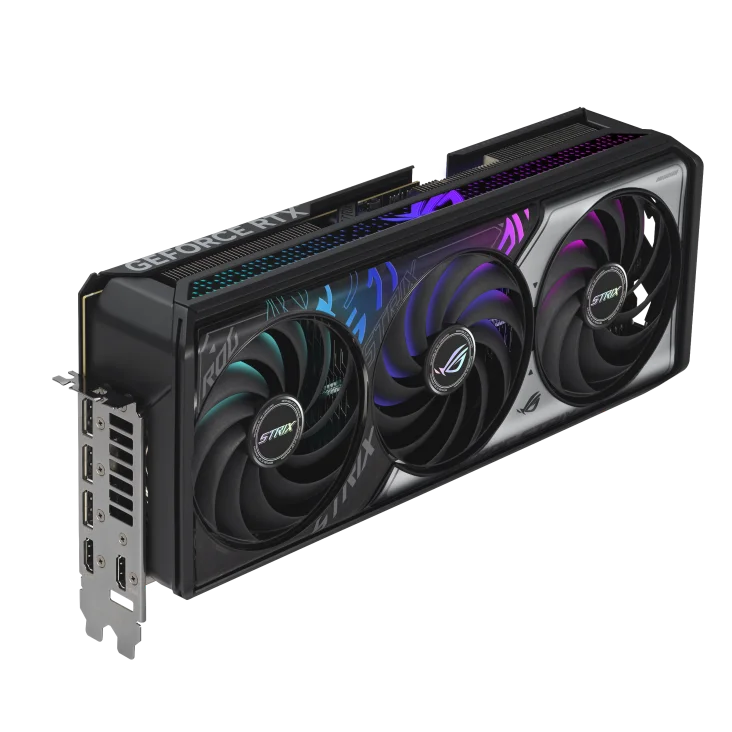 Šikmý pohľad na grafickú kartu Asus ROG Strix GeForce RTX 5070 12GB OC Edition